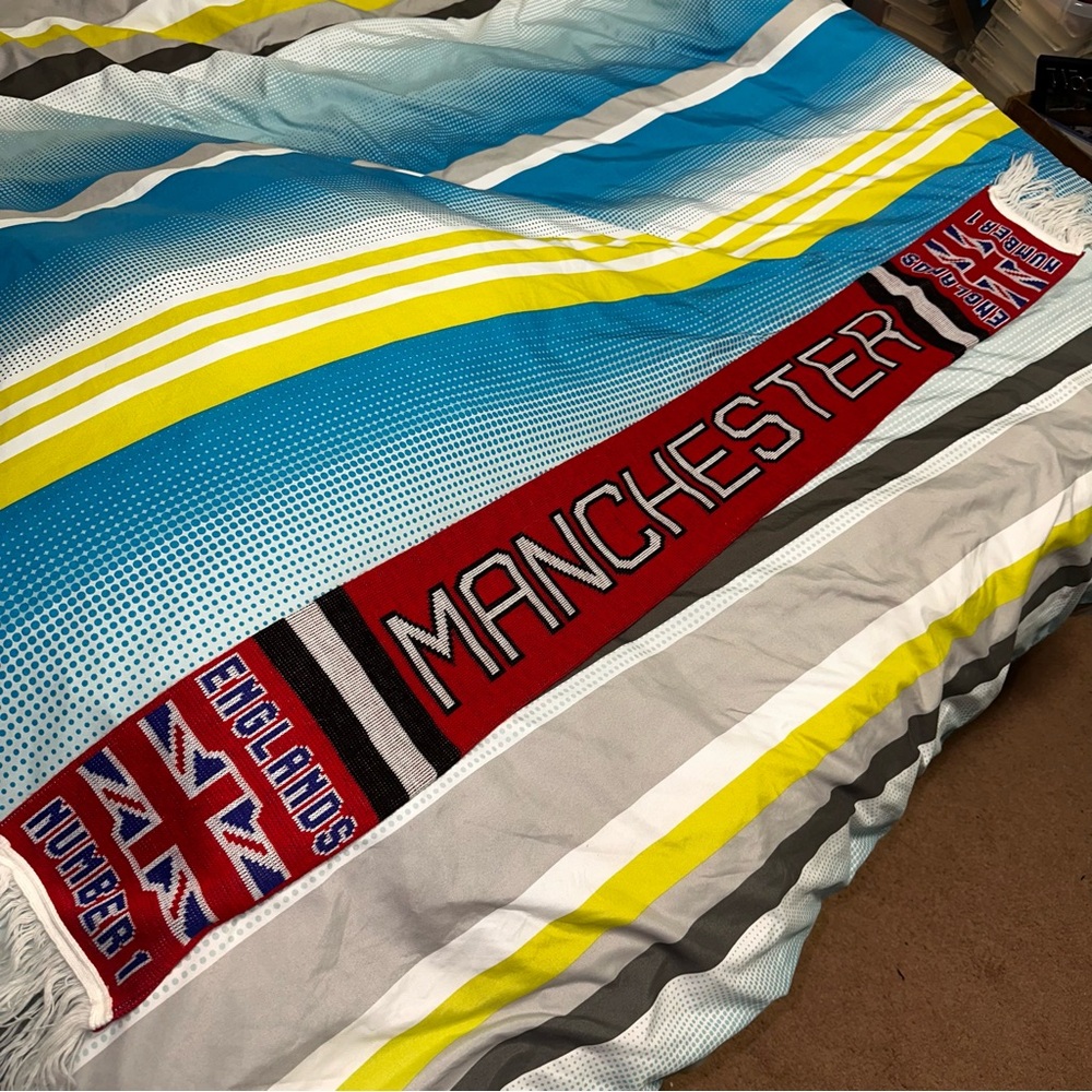 Manchester soccer/football Scarf